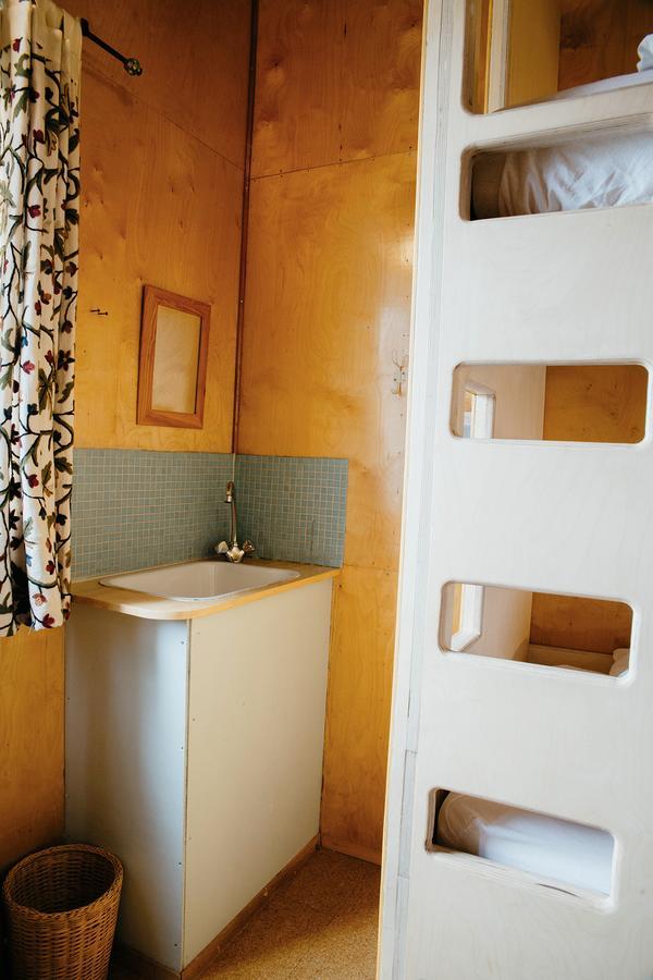 Hafaldan Hi Hostel - Harbour Building Seydisfjordur Экстерьер фото